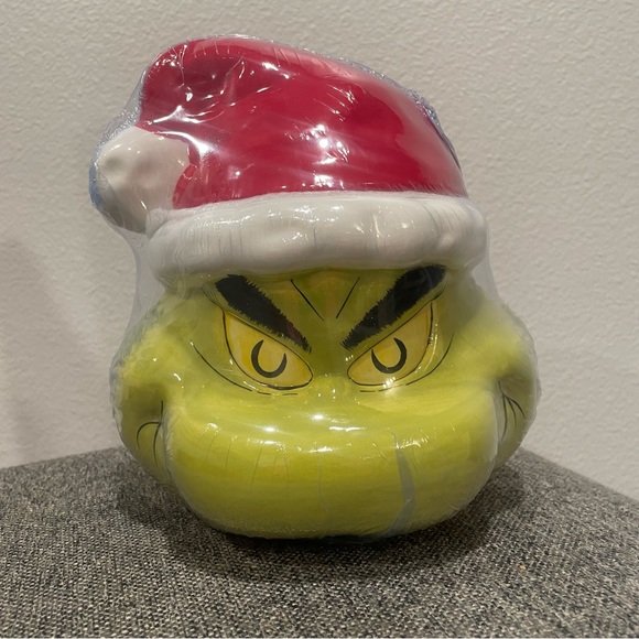 The Grinch Cookie Jar Canister *NEW*
Christmas Santa Grinch - Picture 2 of 3
